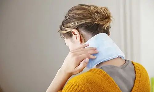 Top 5 cách chữa đau mỏi vai gáy đơn giản, hiệu quả ngay tại nhà
