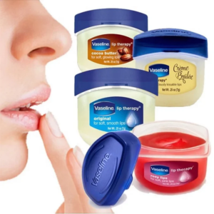 CÁCH TRỊ THÂM MÔI BẰNG VASELINE